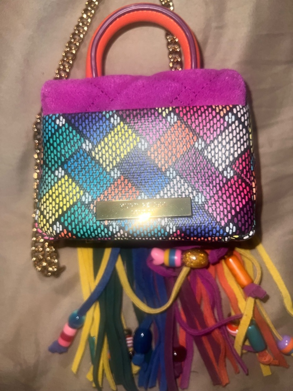 Kurt Geiger The Kensington Crossbody Bag in Bright Pink with Gold Hardware. - Picture 4 of 7